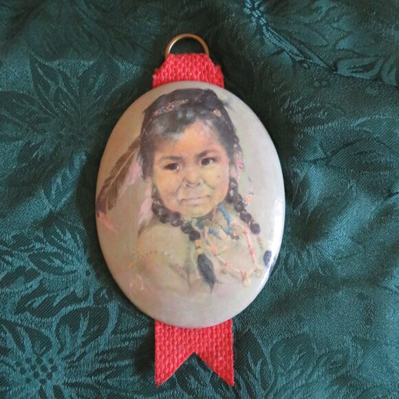 Vintage Lacquered Indigenous Child Picture (K655) - Picture 1 of 5